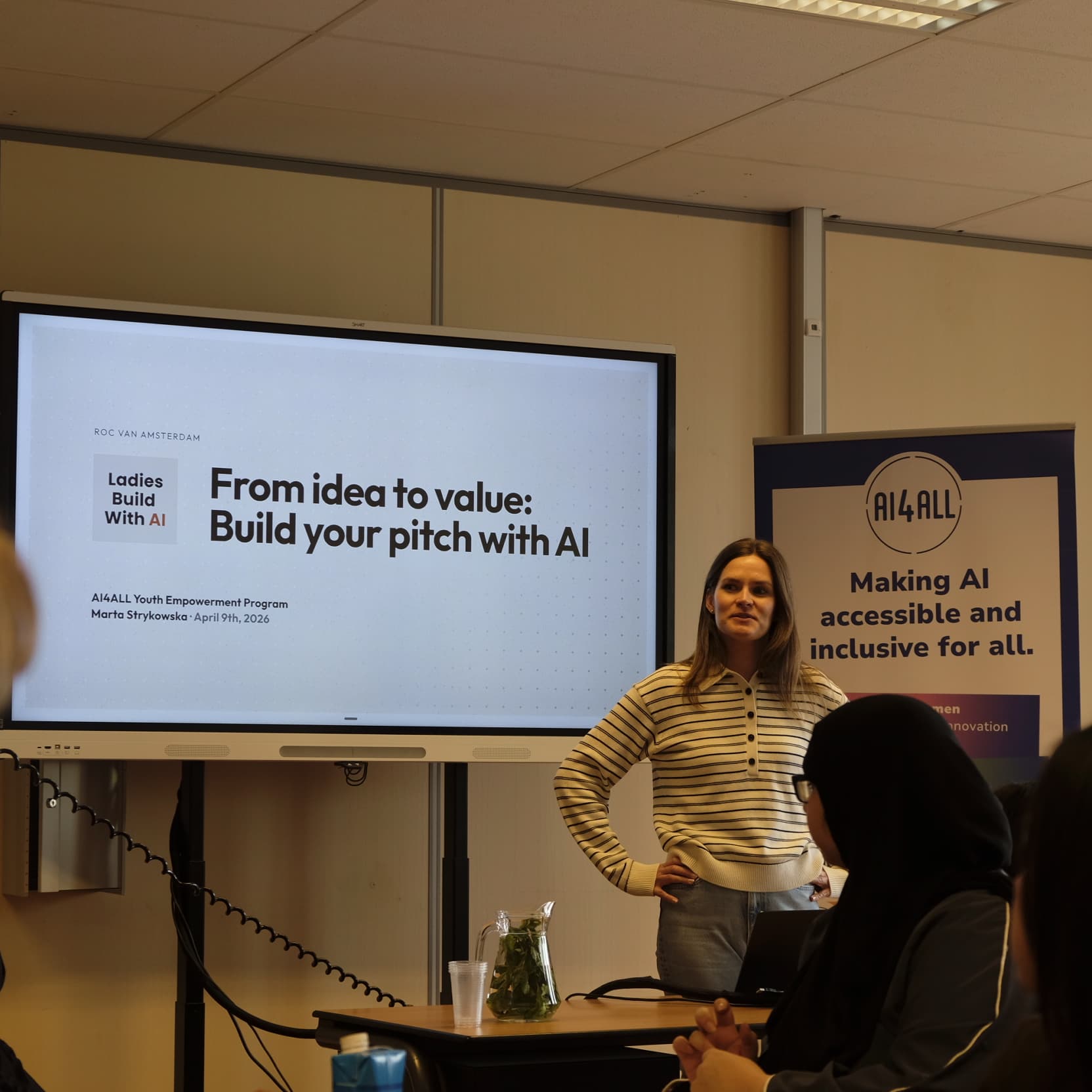 Marta Strykowska teaching a training session